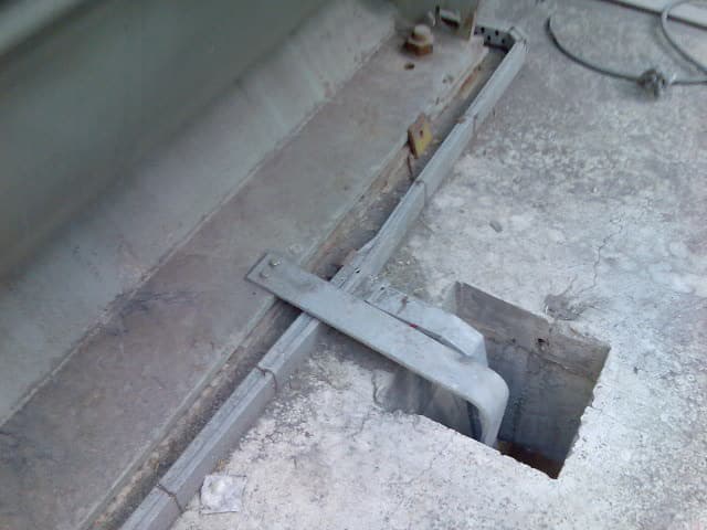 Body earthing detail for a Forced Draft (FD) fan, critical for preventing static buildup and ensuring personnel safety.