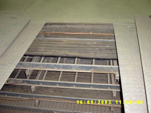 Tabouk spare cable tray 002, featuring perforated rung design for cable ventilation and securing.