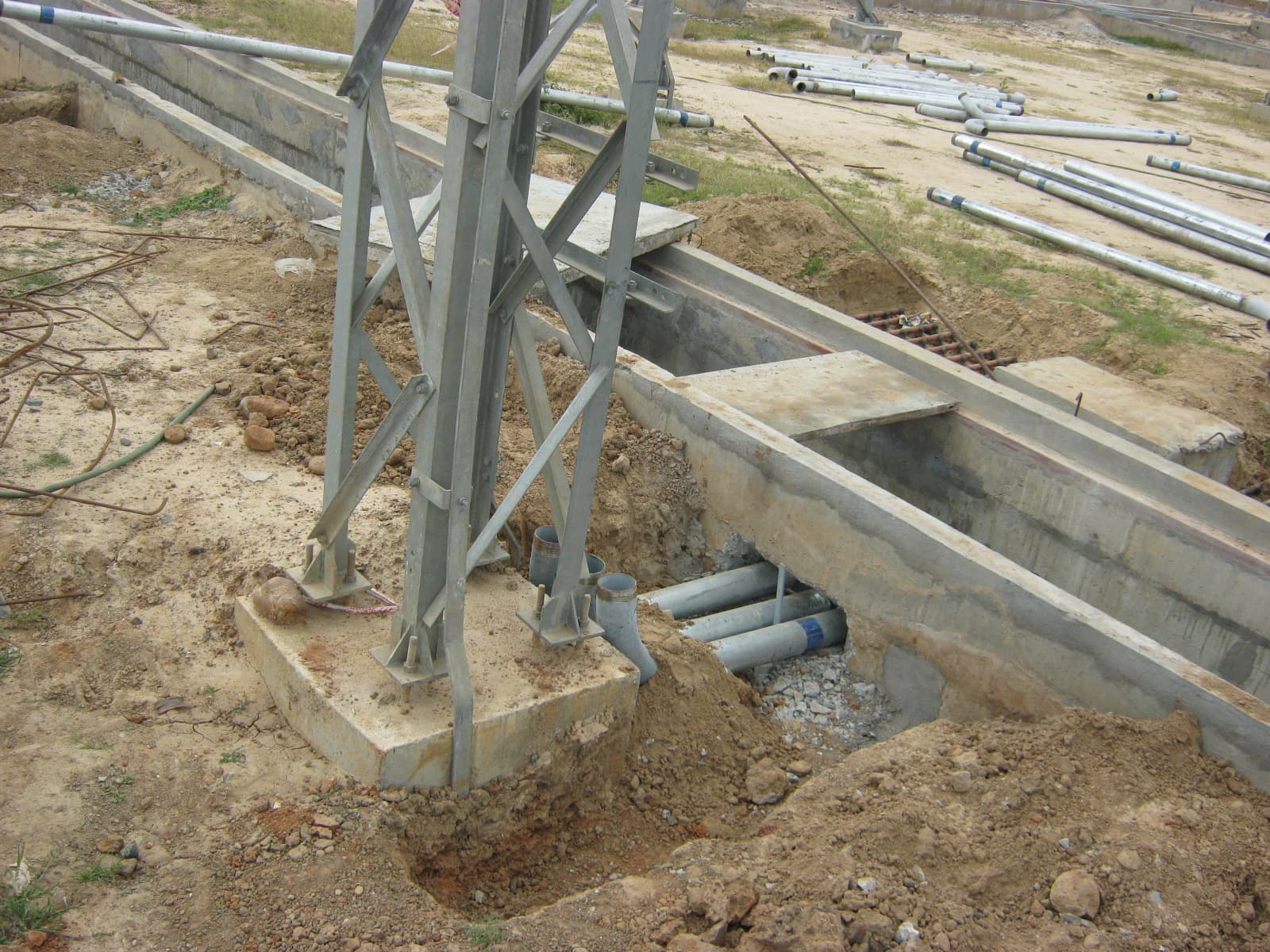 Systematic cable riser arrangement using specialized clamps/cleats to support the vertical weight of heavy cables.