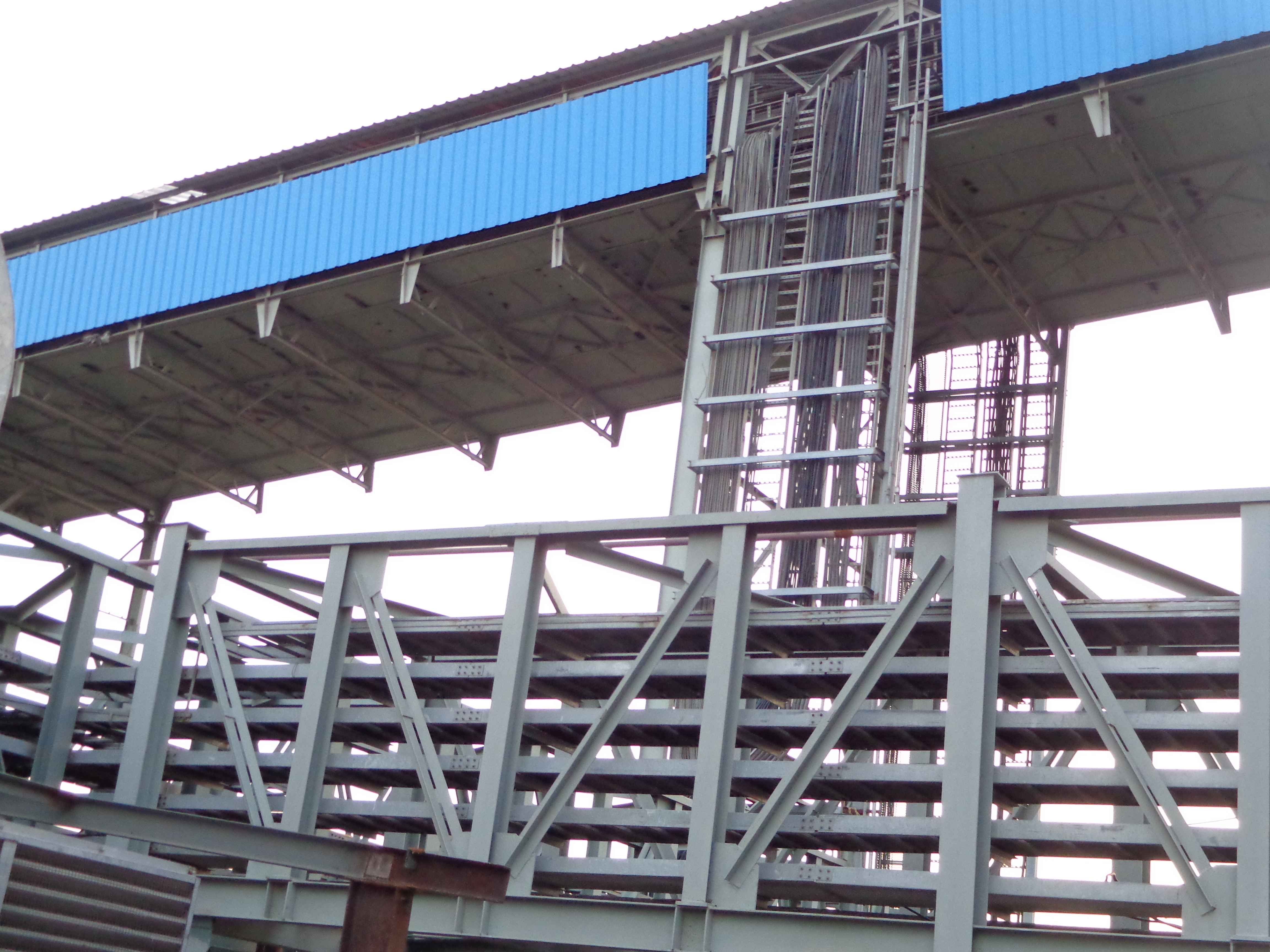 Weather-resistant outdoor cable rack supporting structure designed to protect cabling from environmental exposure while maintaining accessibility.